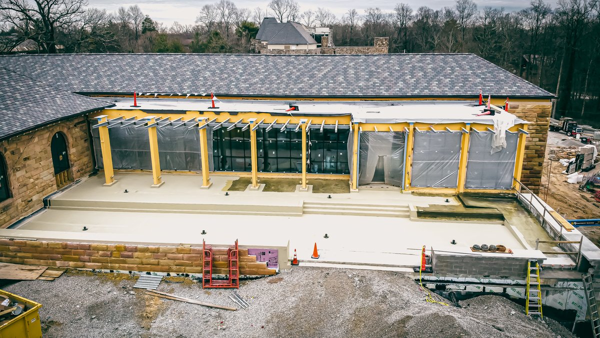 AmericanConst's tweet photo. 👀 Exterior #stone work is looking great &amp; lots of #progress moving right along despite the cold temps ❄️☃️ up on the mountain at our Sewanee University of the South Wellness Commons project. 🙌🚧
.
.
#americanconstructorstn #sewanee #universityofthesouth #builders #quality https://t.co/E9hiqNZpPD