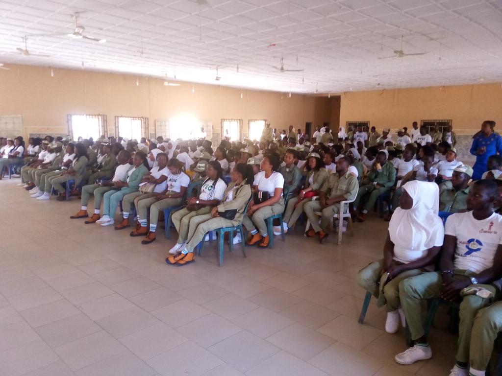 EdoPHEOC's tweet image. Sensitization of #YouthCorpers in Edo Central Senatorial  District on #LassaFever by SMOH , Min Agriculture, Environment, and WHO.
(Lassa is preventable, Treatable and  curable. @NCDCgov @action_edo
@Irowaoaw
