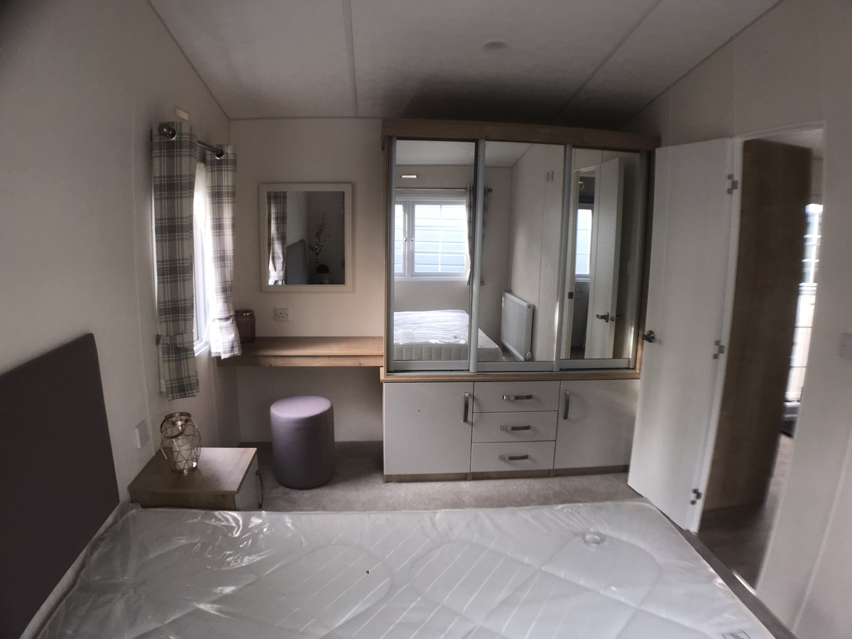 The stunning dealer exclusive, 1-bed Delta Salcombe. Superbly equipped, &amp; charming country colour scheme &amp; kitchen.
Only £26,975 - call 0800 246 1206
More info at ukcaravancentre.co.uk/caravans/salco…
#deltacaravan #staticcaravan #mobilehome #holidayhome #annexeaccommodation #ukcaravancentre