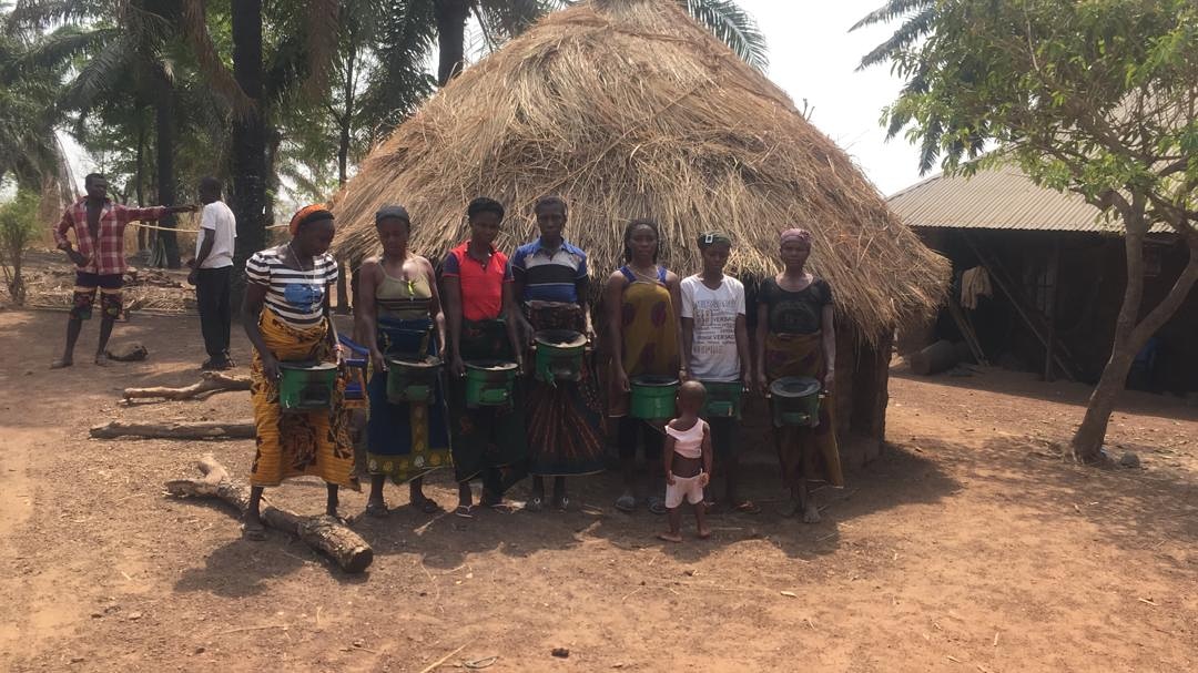 sosairen's tweet image. Beneficiaries at Inyuma community, Benue State posing with their improved cookstoves  infront of the kitchen built for them by the Christian Aid improved cookstove project.

#SosaiIsworking #Sosai #improvedcookstoves #renewableenergy #greenenergy #saveco2