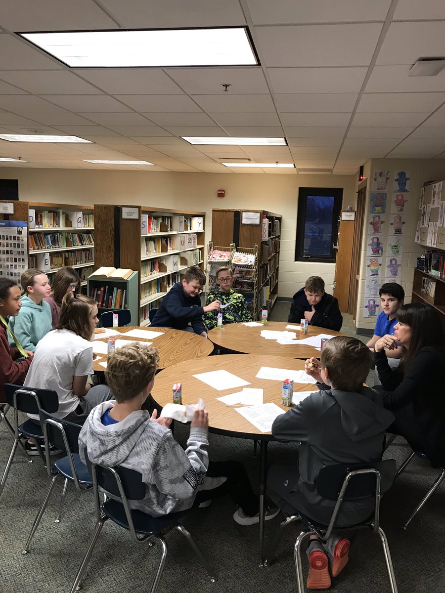 6th grades turn for Books &amp; Breakfast Club! 📕📗#lovetoread <a href="/NW1Rschool/">1R School</a>