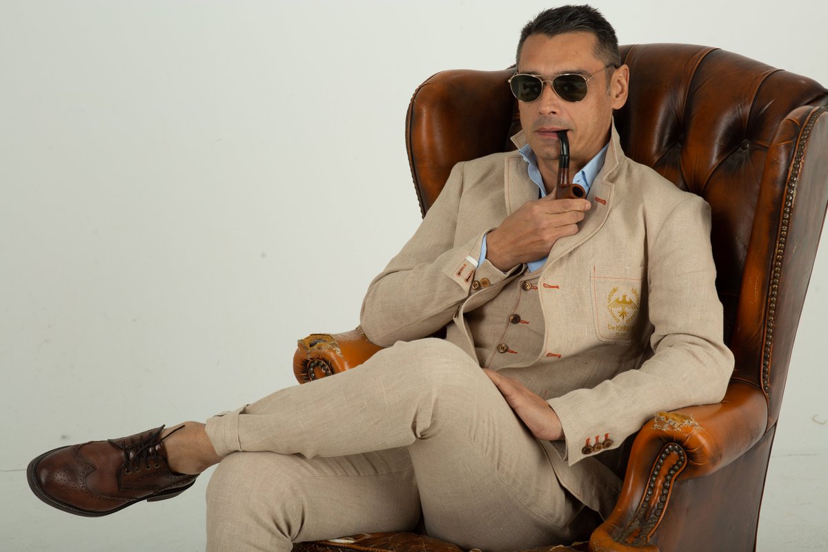 We don't always smoke a pipe, but when we do, we wear this vintage 100% Hemp suit made with love in the mythical land of Transylvania.

#deionescu #hemp #style #ethical #ecofashion #hempclothing #hempfashion #hemplove #hemphelps #hemplife #hemprevolution #hempstyle #hempfiber