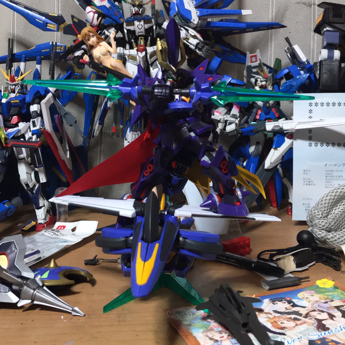 神崎姫乃 Ar Twitter ダンボール戦機wでもある アキレスd9とオーディーンmk 2の合体技の相棒機のオーディーン 無改造 とアキレス エンペラーの合体技です