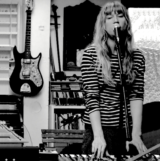 debbiedotmac's tweet image. Hello poppet&apos;s, today I chat to @minkomusic her track #CornishLanguage #kanragkernow also its a #GoldAward @glynnbarton from @CornwallTA see you 3pm @BBCCornwall