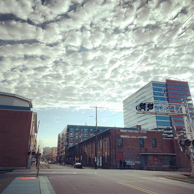 MRToomey's tweet photo. It’s not #PioneerSquare or #SeattleWaterfront but it is pretty. My new walk to work. #MRToomeyPhotography #Architecture https://t.co/IgfBxVCyBV https://t.co/8dbJb1IRKs