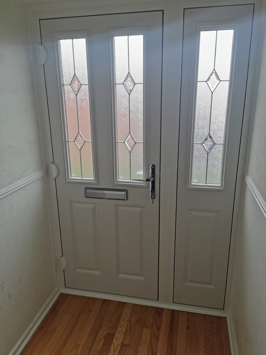bespokedarlo's tweet photo. Dark Blue Composite Door fitted in Harrogate today, before and after picture! @yetiperm73  @tyermanderek  @WhichTraders  @doorstopdoors  @Checkatrade  @CheckednVetted https://t.co/fWUOROL59b