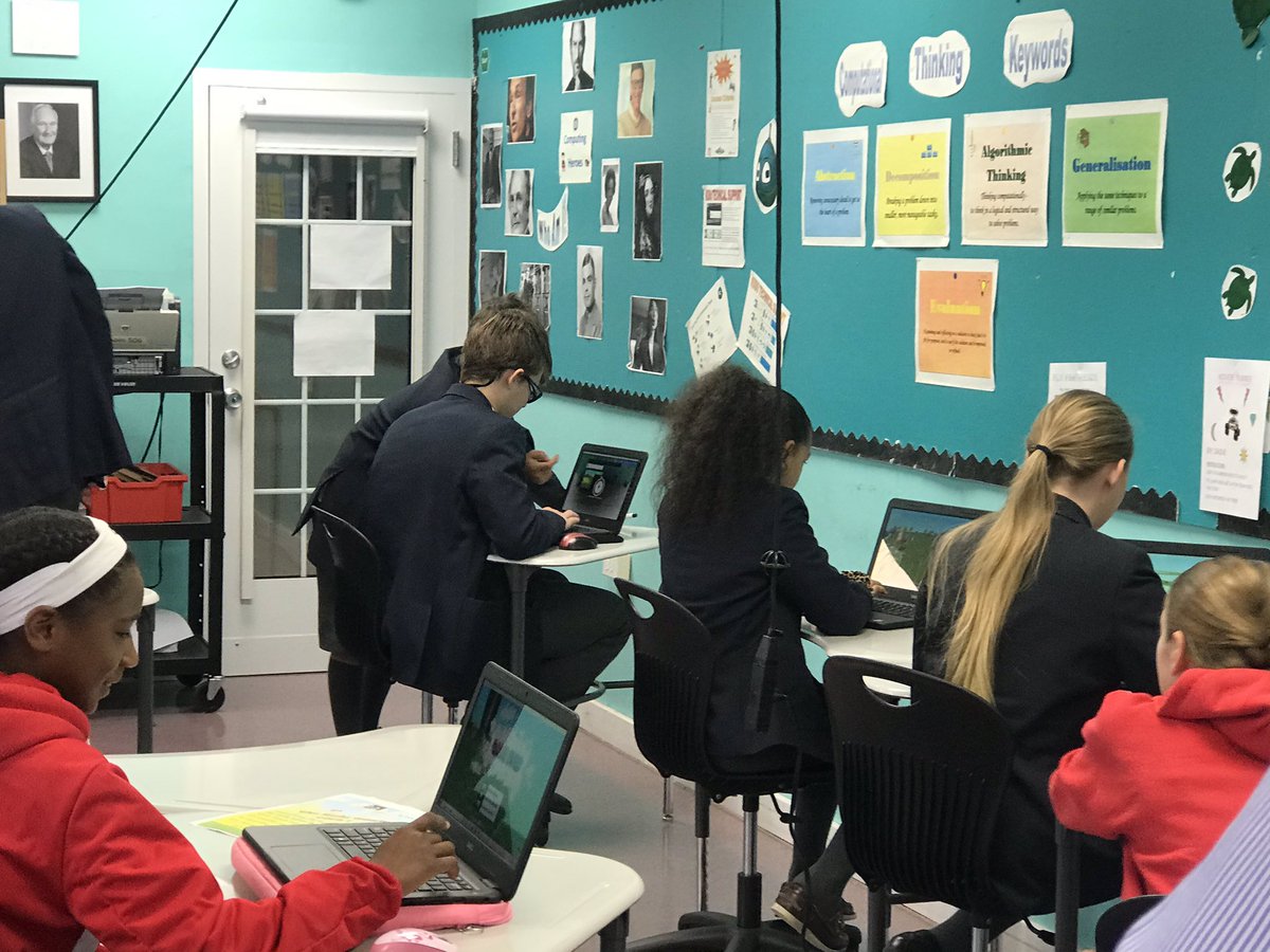 CSMTJPatterson's tweet image. GamesCon with Saltus Year7 using Kodu. Great fun and lots of budding game developers. #Saltus #SaltusTnL #Bermuda
