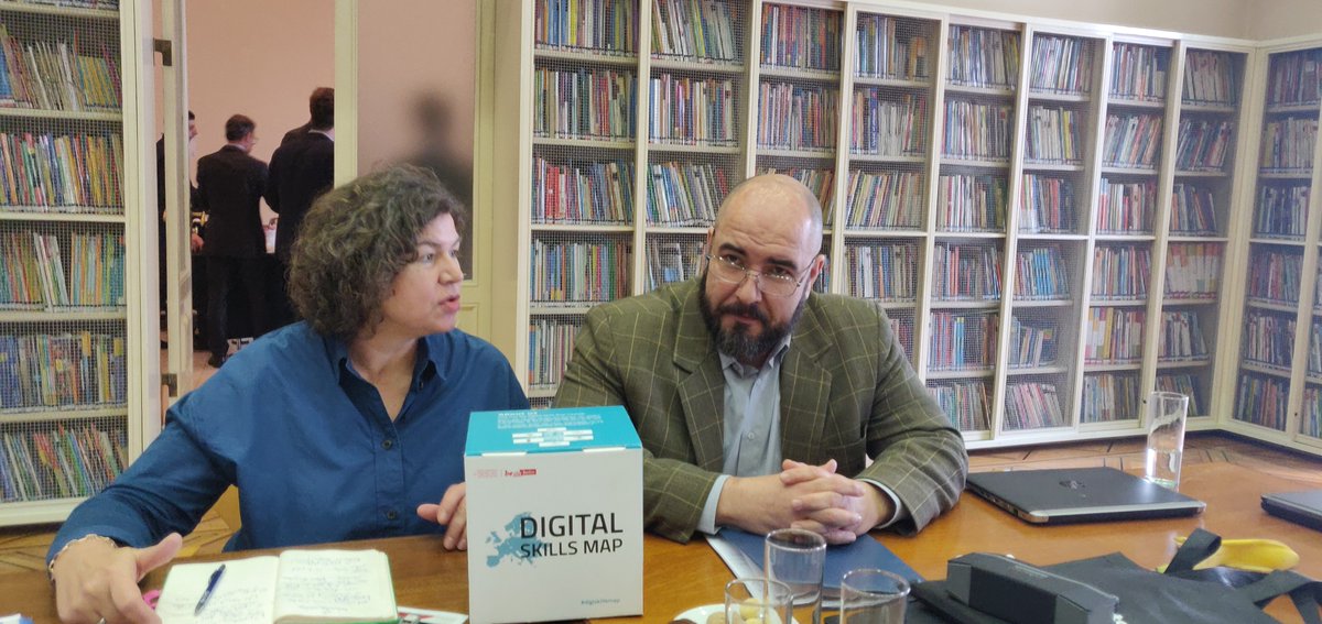SenASGIVA's tweet photo. .@SenIAS_Berlin präsentierte den Stand der Digital Skills Map beim Partnership Meeting Jobs&Skills in Porto. @EUUrbanAgenda #digiskillsmap https://t.co/AiDxFTbOi5 https://t.co/ZrWXMkRjjc