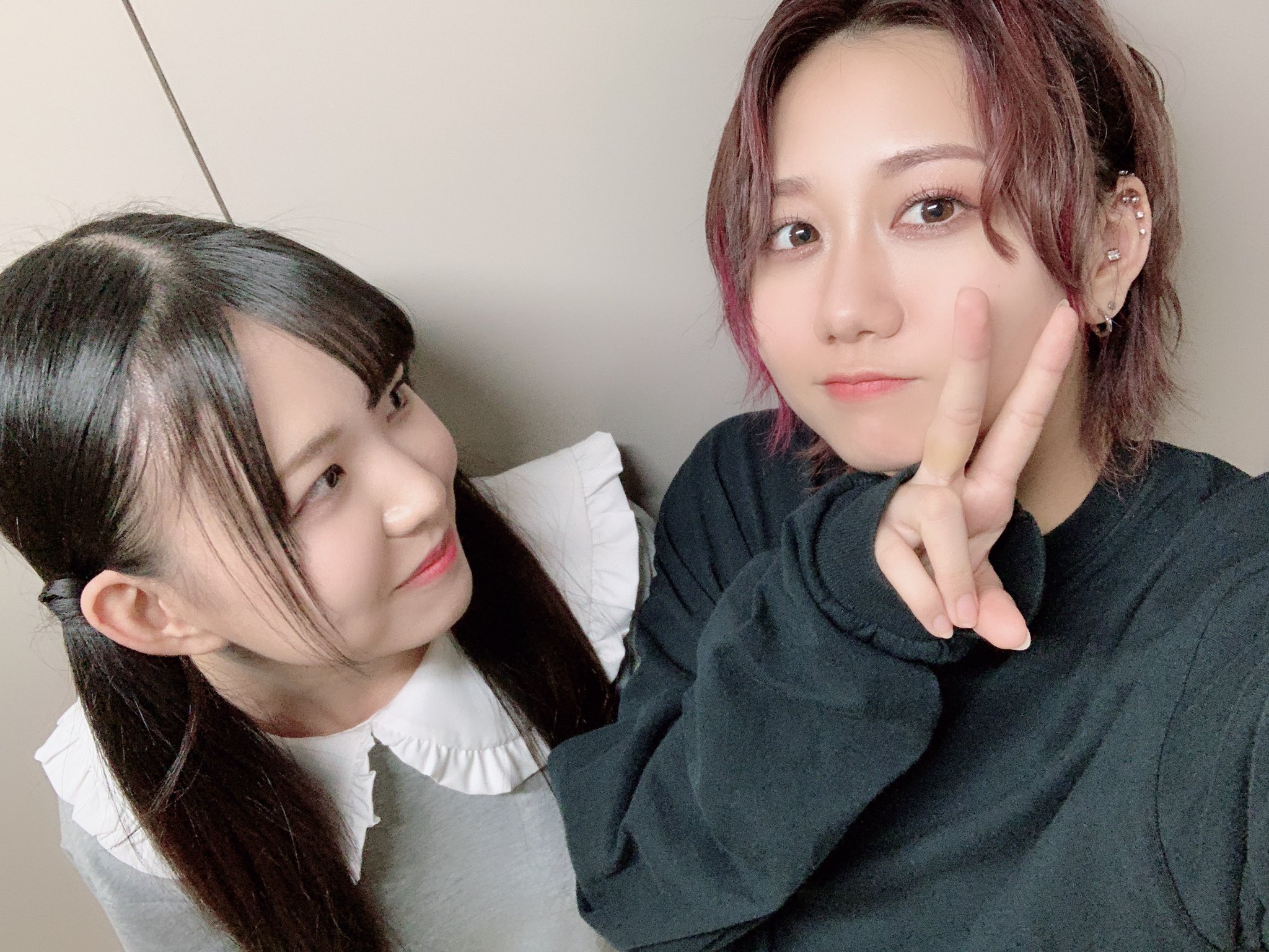 古畑奈和 私に貢ぐの大好き岡本彩夏さん 彩夏が私を好きすぎて 自分で言うな 他の9期ちゃんが私に好きって 言いづらいらしいです 困ります 9期ちゃんと 距離を縮めさせてください 笑 T Co Yqikittfsp 研究生はまだtwitterできないから ブログを