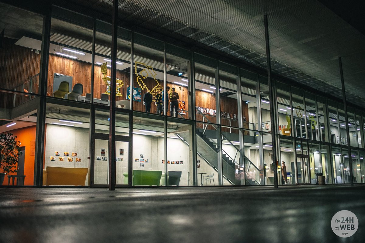 Pour les lycéens participants aux 24 heures du web, c’est dans ce bâtiment que l’évènement aura lieu 📍 Vous ne pouvez pas le louper c’est le premier bâtiment à votre gauche en rentrant dans l’IUT 😄 Pas de panique vous serez guidés dès l’entrée 😊 RDV demain à 15:30 ! 🤓💻