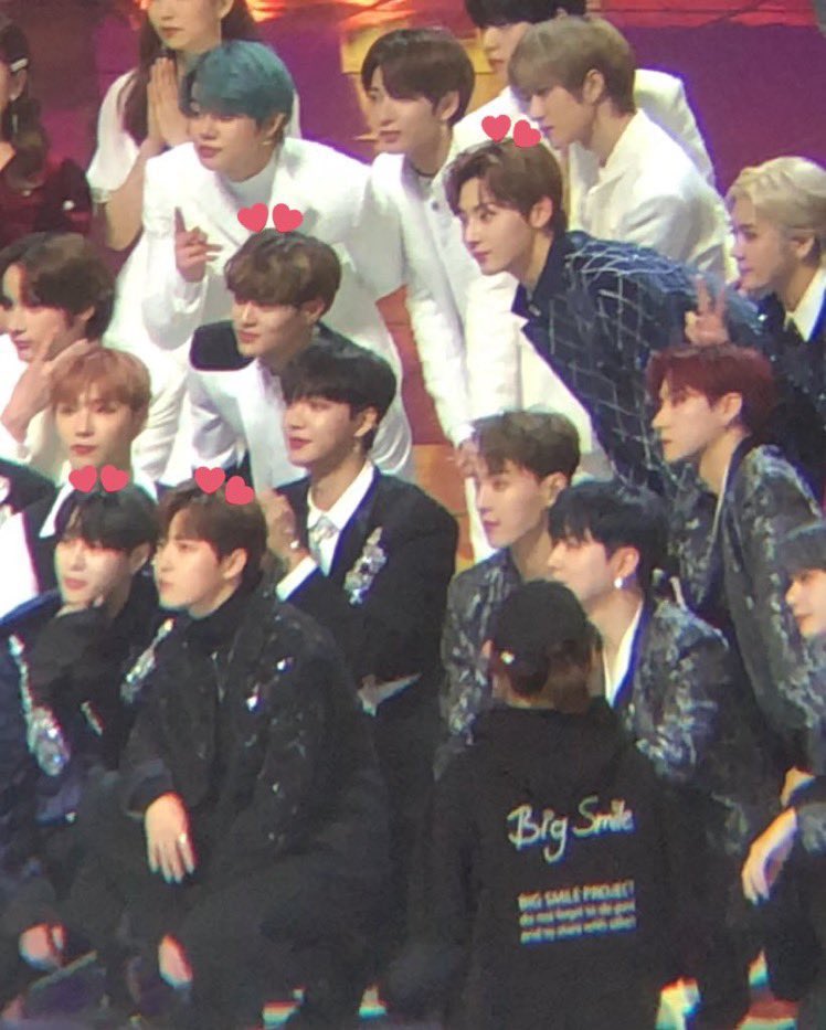H0ELYJIH00N's tweet photo. wanna one                     still wanna one
in 2019                            in 2020 https://t.co/mjl0Fru6cX
