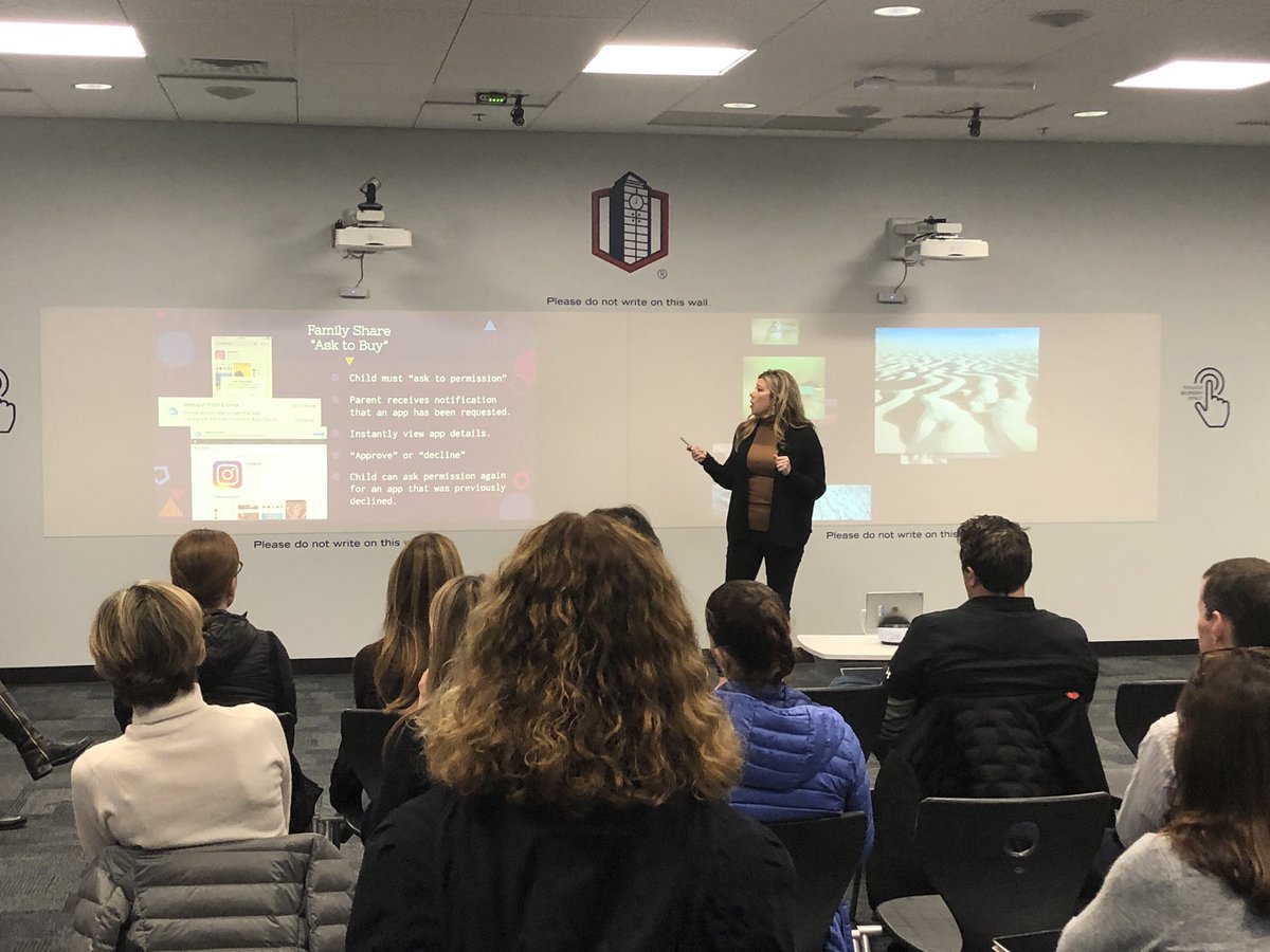 magnoncharlotte's tweet photo. MS Tech Talk with instructional strategist @swelton3 and MS Counselor Lisa Bernard. Great turnout by MS parents and excellent information for all parents! #pdsms #pdschargers https://t.co/7WnH8qtt25
