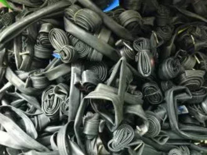 roadcc's tweet photo. Schwalbe launches inner tube recycling scheme https://t.co/MhI7CRZChT #cycling https://t.co/rBhYIOdDhK