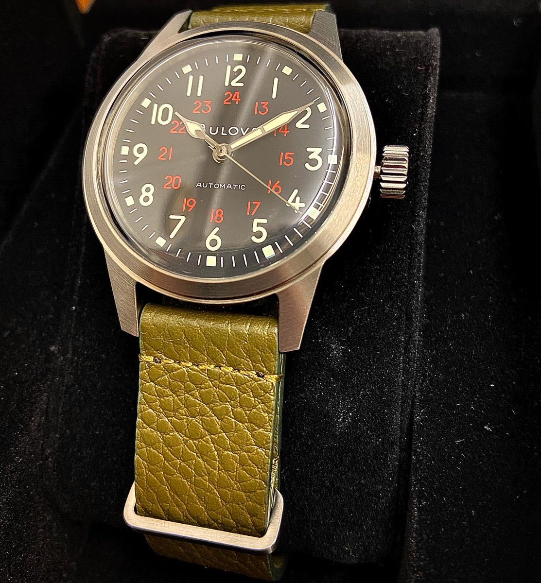 AlsalWatches's tweet photo. Β£289.00
ββββββββββββBulova A11 reissue Automatic hacking mechanism black IP case with khaki leather strap based on the original A11.
βββββββββββββhttps://t.co/MLjHN3bnIt
#steel #watch #Luxury #automatic #quality #alsalwatches #alsal #Bulova https://t.co/ptn3pPfzlL