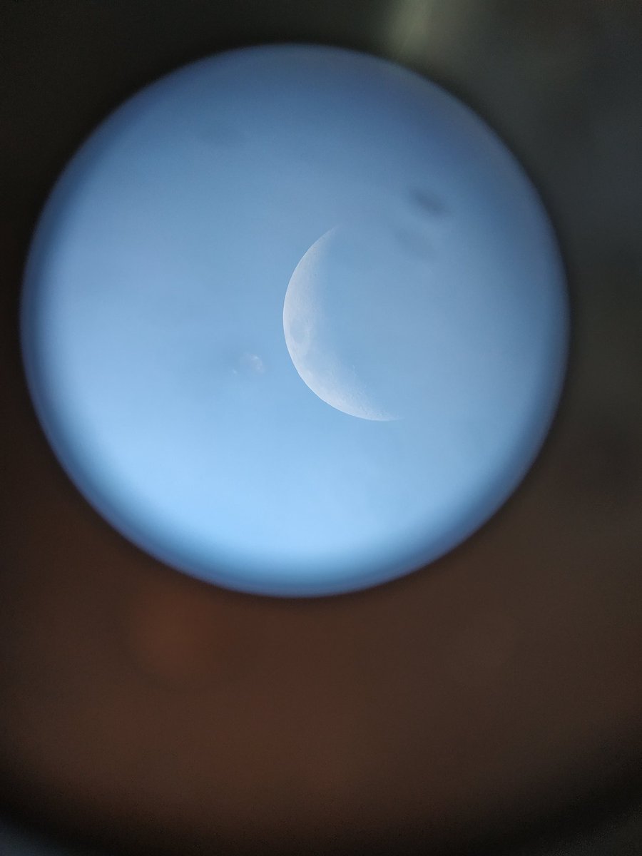 AstroGardenRM3's tweet photo. Qui @UnivRoma3 abbiamo già gli Occhi sulla #Luna 💙

#LunaRm3

https://t.co/nKJx21YCrl https://t.co/Ad5Vok3qWW