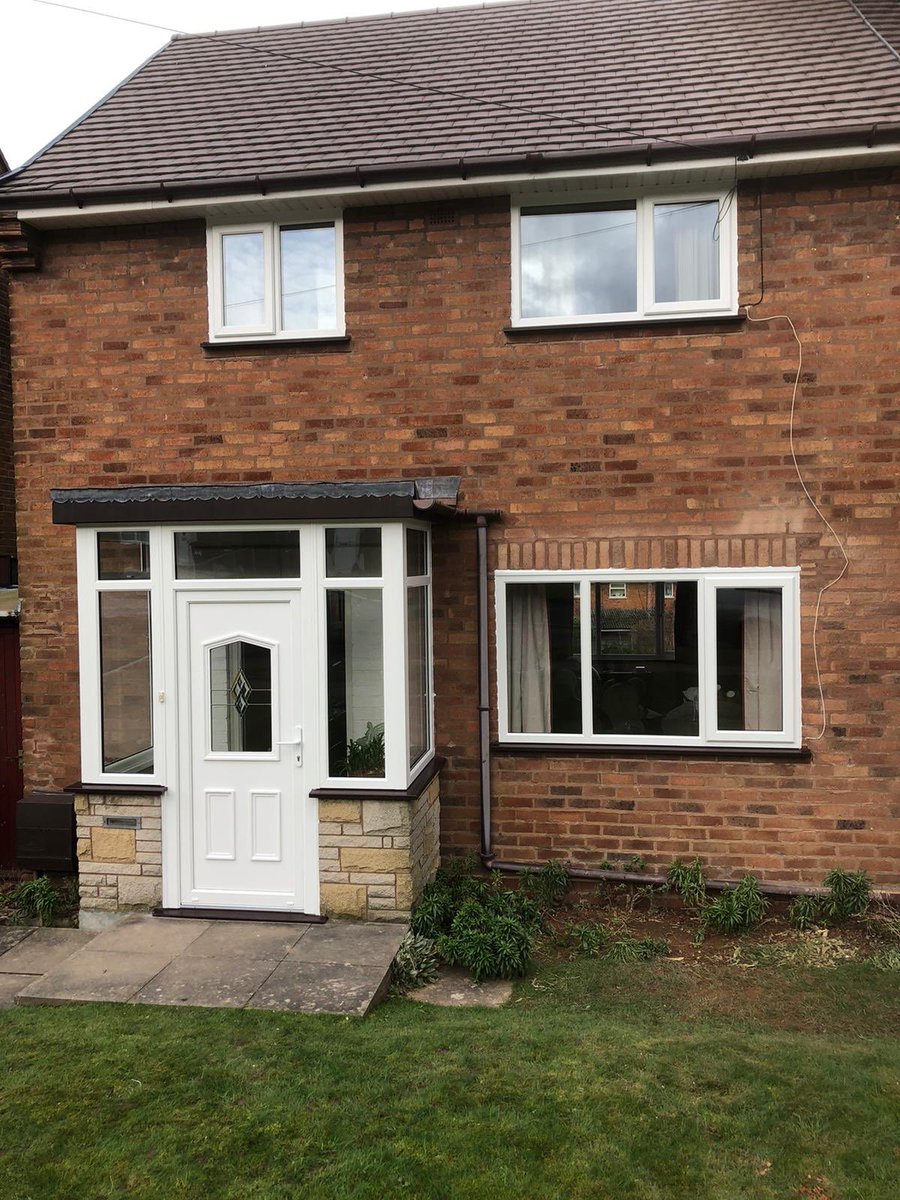 AshmoreGlass's tweet photo. Stunning UPVC windows, porch and door completely transforming our customers house. please call for a no obligation quote on 01922 400029 https://t.co/rMiwCXpUys