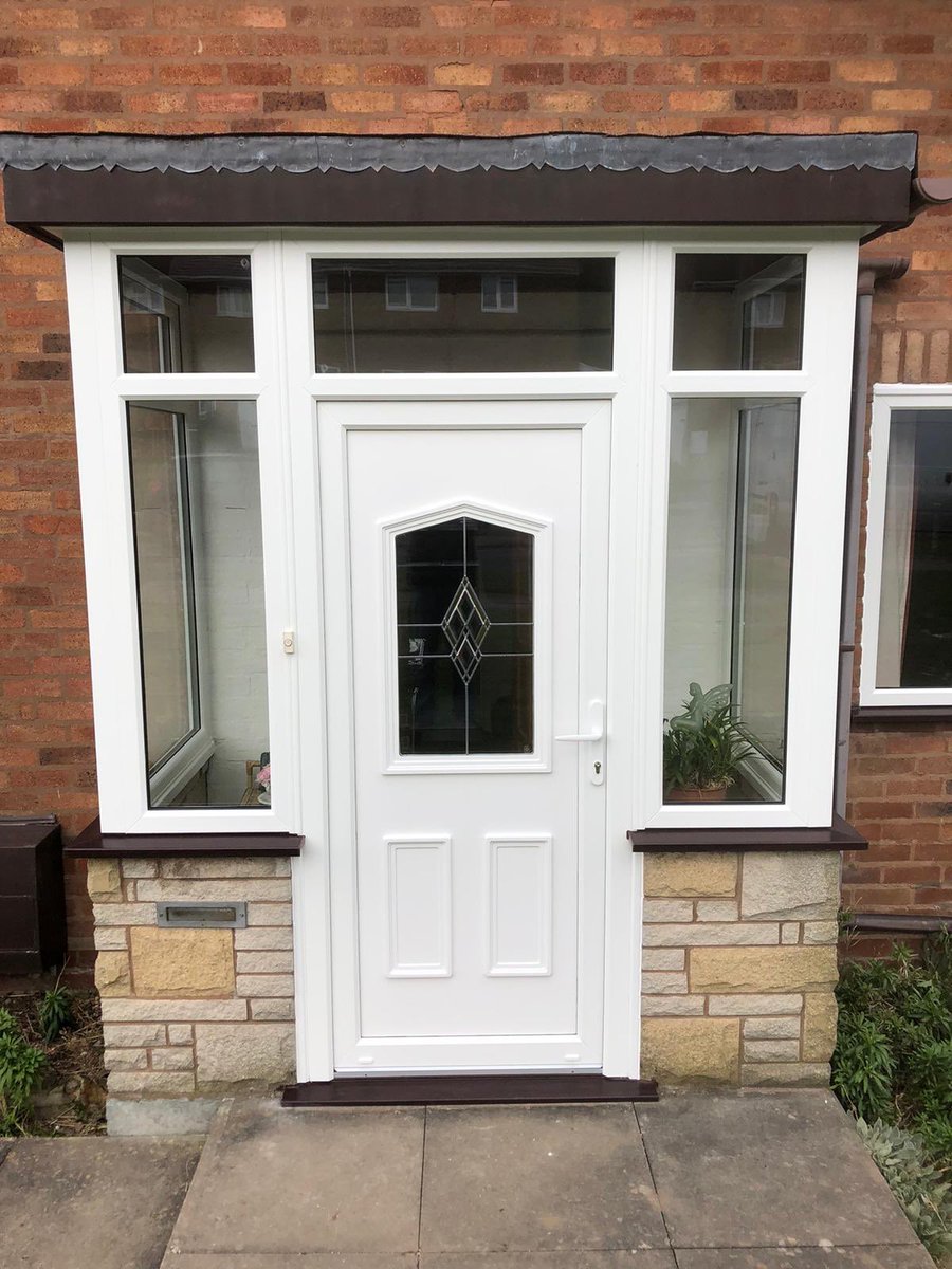 AshmoreGlass's tweet photo. Stunning UPVC windows, porch and door completely transforming our customers house. please call for a no obligation quote on 01922 400029 https://t.co/rMiwCXpUys