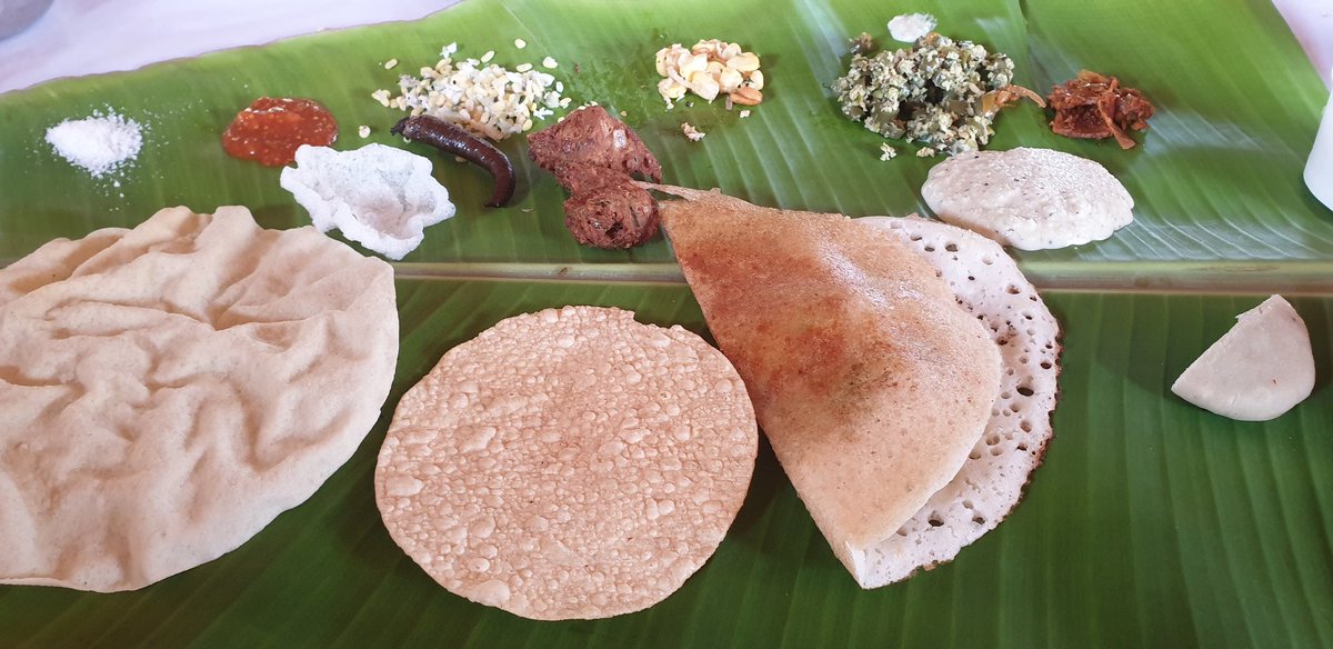 AnanyaAvasthi's tweet photo. When you eat at your best friends engagement π€©π #poshan #traditionaldiets https://t.co/WCbeXIZCah