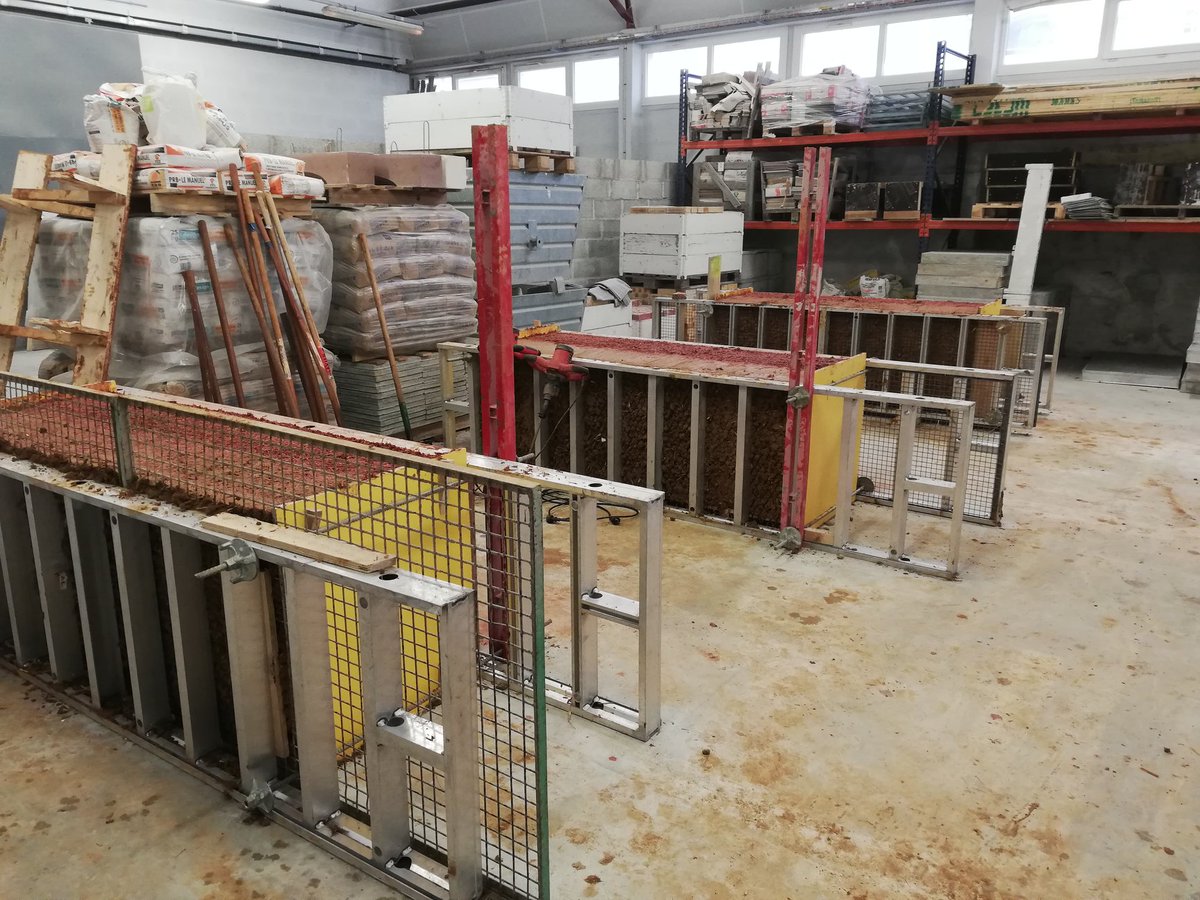 PREFABRICATION

Taking the time to do things is virtuous, but unfortunately it is a luxury in our society. This is why CobBauge's partners are taking very seriously the question of prefabrication. #building #earthbuilding #buildingmaterials #housing #architecture #Sustainable