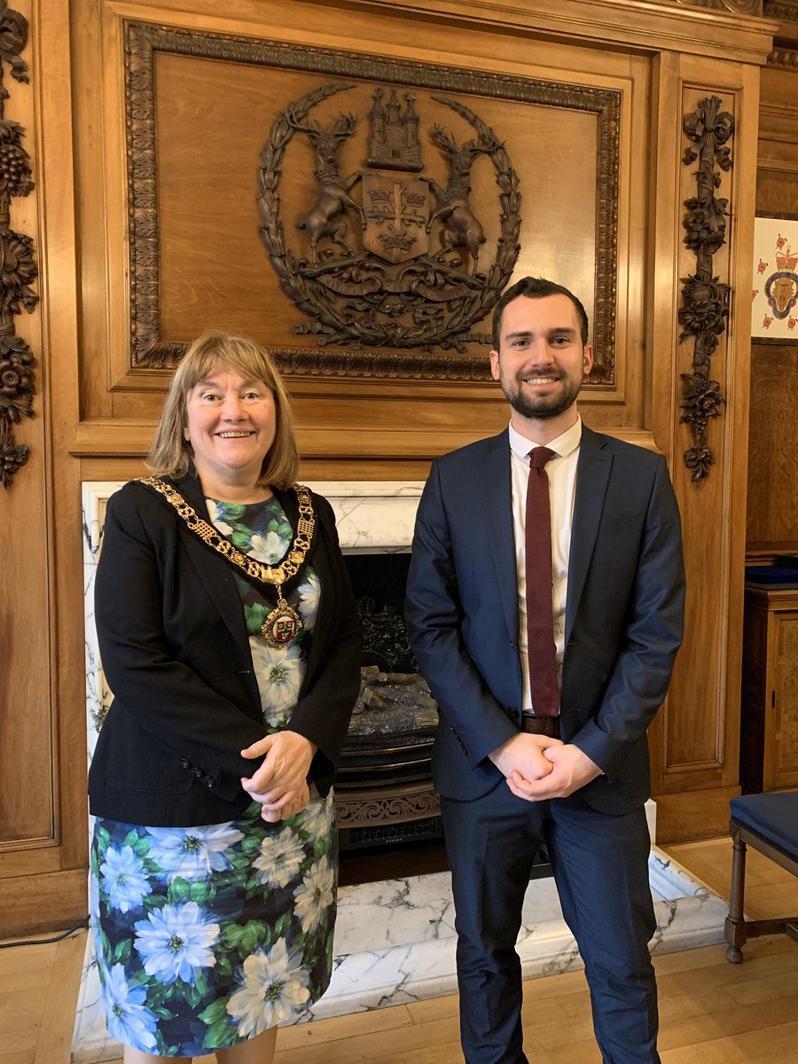 A great conversation with <a href="/LordMayorNottm/">LordMayorOfNottm</a> today. Discussing <a href="/NottsRoosevelt/">Nottingham Roosevelt Scholarship</a>, teaching and the creative arts. We also both studied at <a href="/BilboroughCol/">Bilborough College</a>. Looking forward to catching up after my trip to USA and finding ways to teach the Mayflower in Nottinghamshire primary schools 🇺🇸