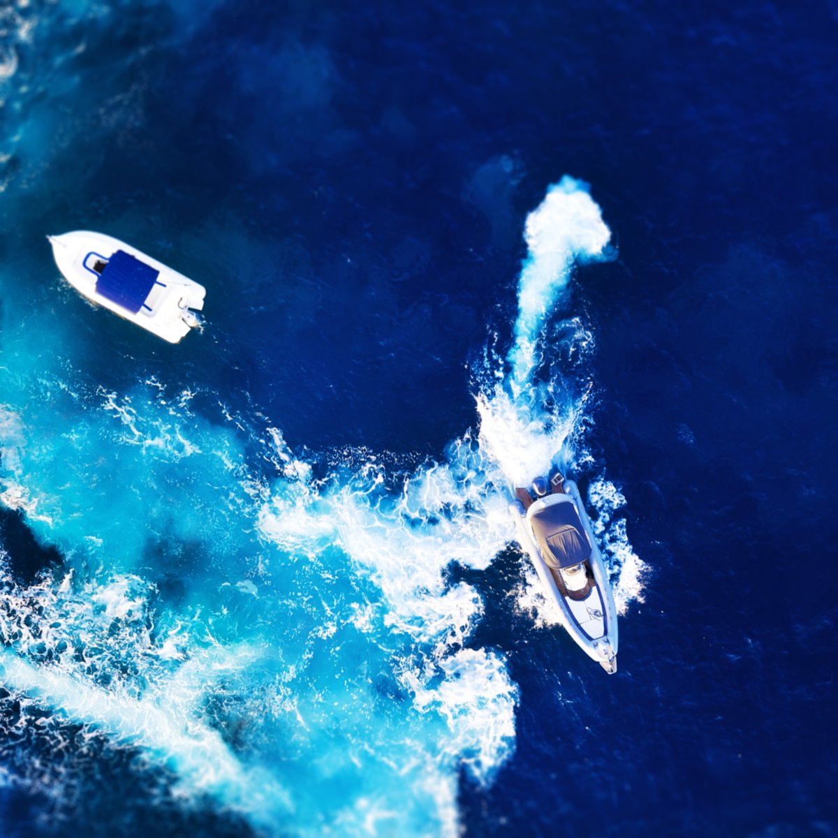ECPINCORPORATED's tweet image. Hitting the waves should always be worry-free. You shouldn’t have to fret over environmental damage done to your watercraft while out and about;protect your investment with our Platinum Protection System for all boats! #ECP #PlatinumProtectionSystems #BoatProtection #BoatIndustry