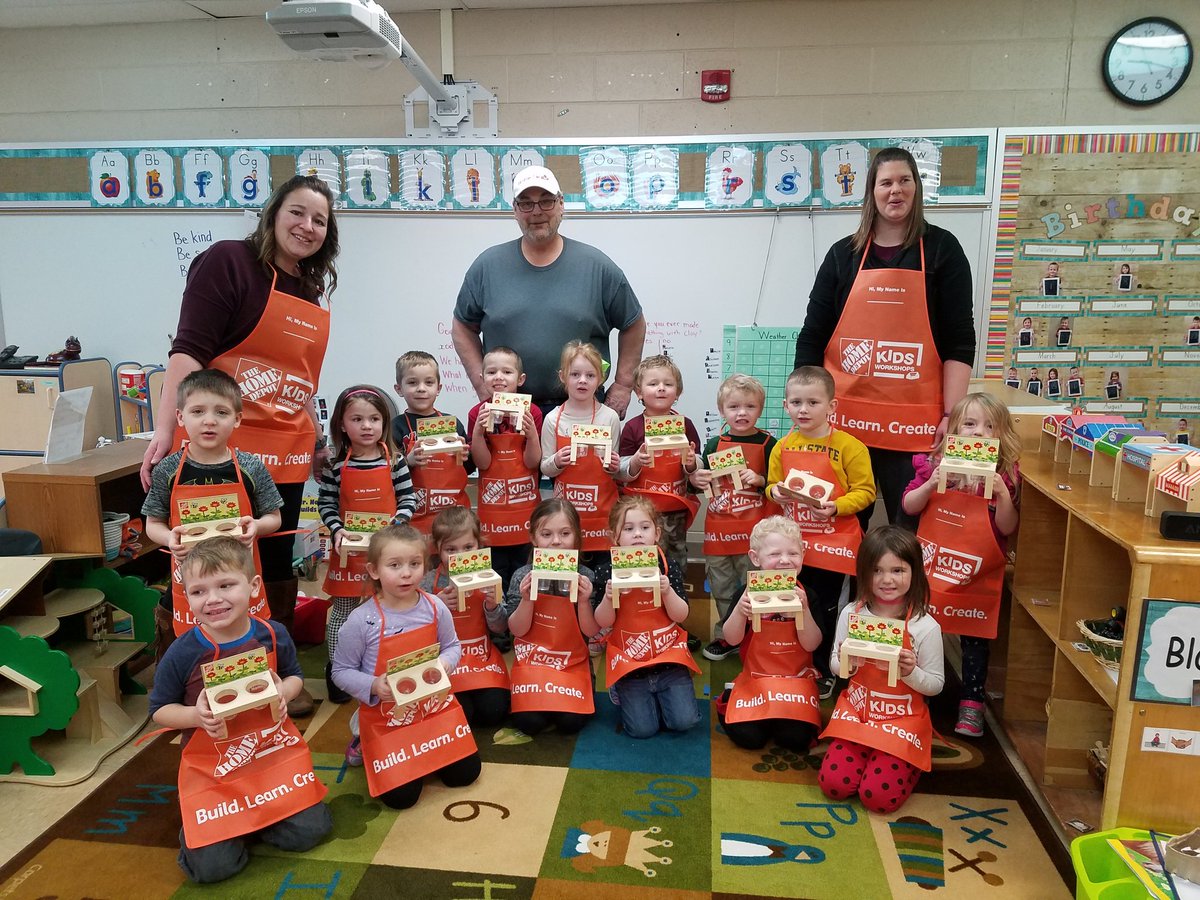 DetzlerSteve's tweet photo. FIRST KIDS WORKSHOP TODAY  16 KIDS BUILDING PLANTERS AND PLANTING FLOWER SEEDS THANKS TO HOME DEPOT 2747 https://t.co/tGX4vFIOag