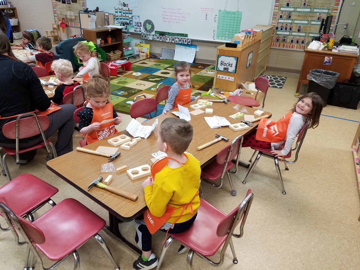 DetzlerSteve's tweet photo. FIRST KIDS WORKSHOP TODAY  16 KIDS BUILDING PLANTERS AND PLANTING FLOWER SEEDS THANKS TO HOME DEPOT 2747 https://t.co/tGX4vFIOag