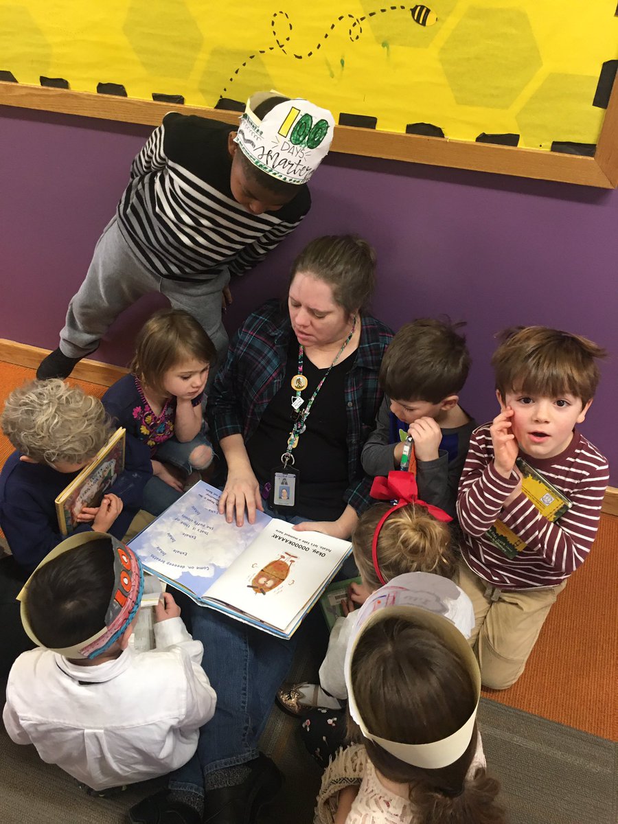 ClaxtonKinder's tweet photo. Came to pick the kids up from library and walked into this wholesome scene. #CLXleaders 🙌🏻💓 https://t.co/xhQoOfeLc8