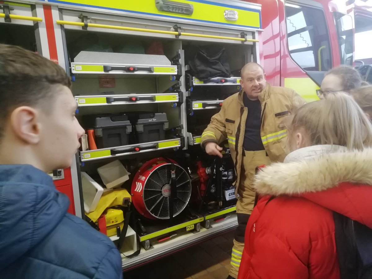 CoedcaeSchool's tweet photo. Ending the day with a fire engine and equipment talk!@mawwfire @CarmarthenYouth ππ§βπ
#phoenixcourse https://t.co/n6z4Y4Xo9T