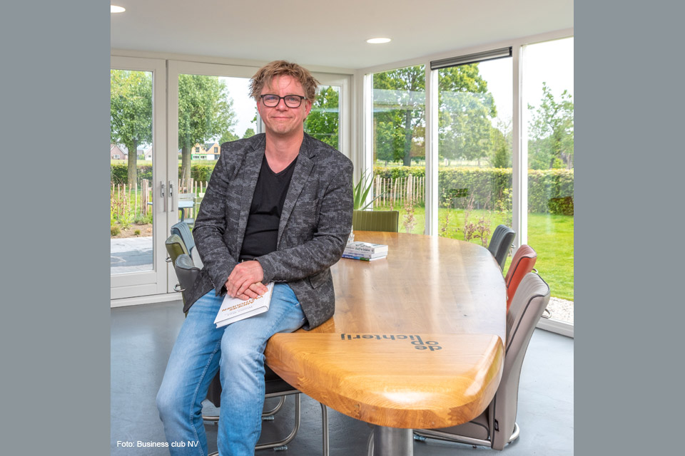 Ondernemers Opgelicht bij Business Club NV
ELBURG – Op woensdag 5 februari start de leergang ‘Ondernemers Opgelicht bij de Business Club N.V. Onder leiding van Durk de Boer –...
is.gd/hX4ROb