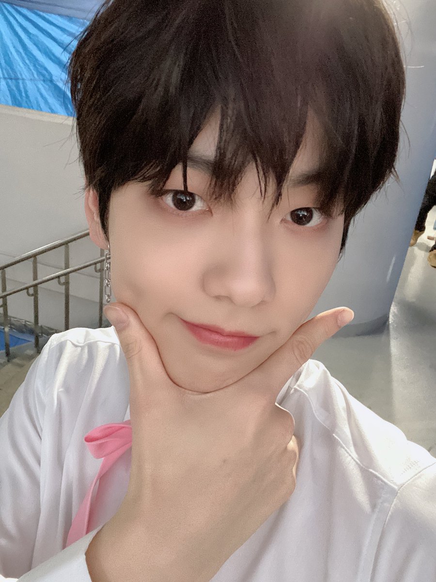 TXT_members tweet picture