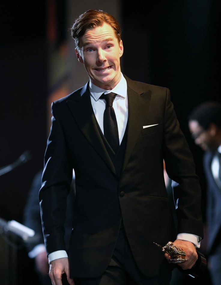 Adriana13881530's tweet photo. Looking great in black 😍♥️
@CumberbatchSpam 
#CumberColours https://t.co/EbDIhD76hU
