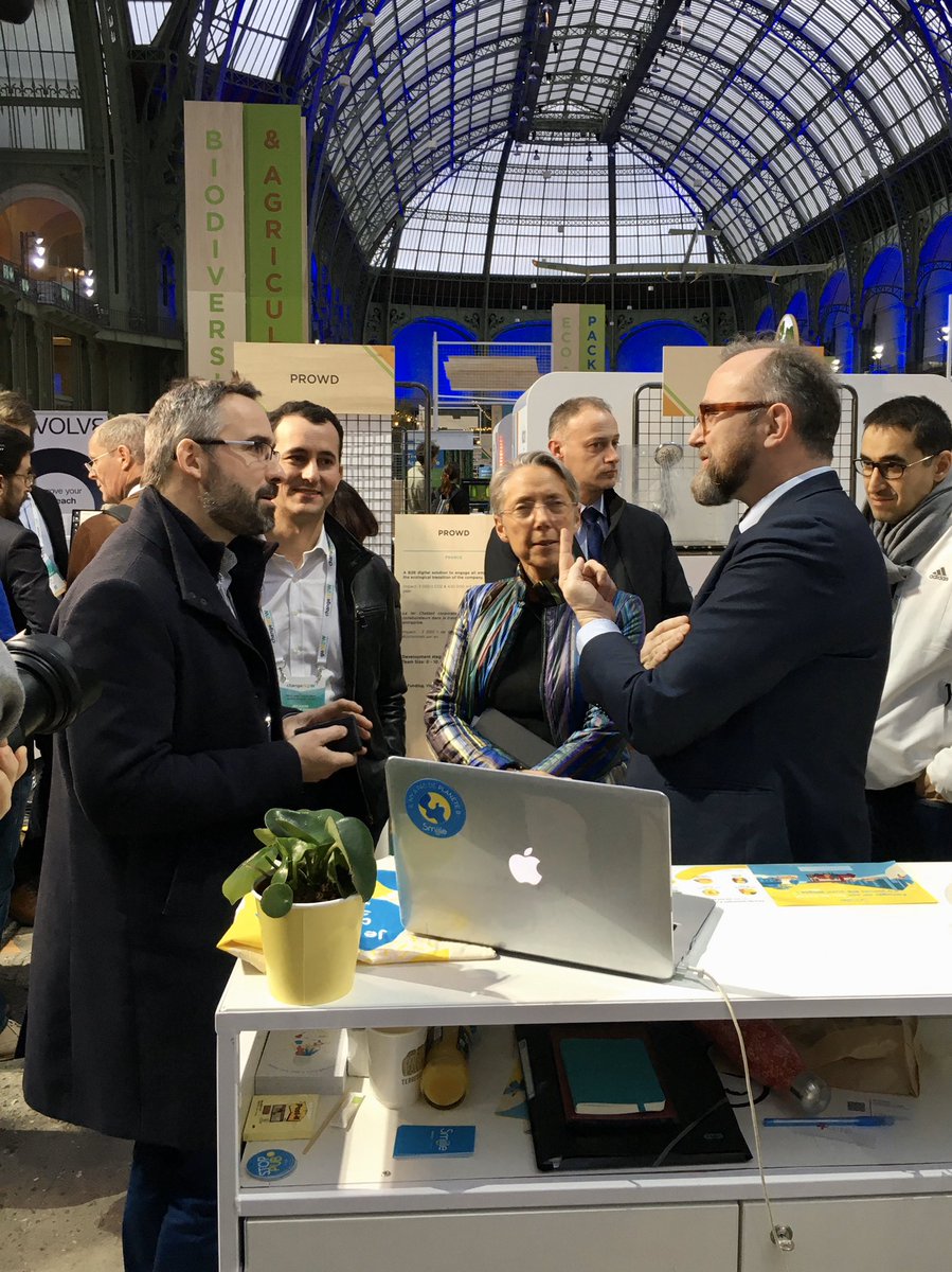 DavidRouxel's tweet photo. Merci pour cet échange de qualité Mme la ministre @Elisabeth_Borne et @ItierCh 😀 ➡️oui #smiile est une solution concrète face aux enjeux sociaux environnementaux et économiques de nos #territoires 💪 #frenchimpact @LaFrenchTech @Le_Poool @BCorp_Fr @SmiileCity #ChangeNOW2020 https://t.co/PFE26Y81WD