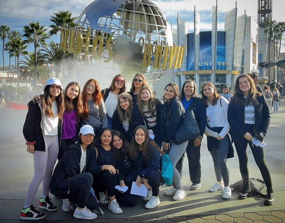 CMSSharks's tweet photo. During their Visual Arts trip to Los Angeles, HS students practiced the art of reportage illustration capturing the essence of the city, street art, and events happening around them. They visited art museums as well as public plazas, parks & theaters. βοΈπ #cmsfa #talentedsharks https://t.co/ftvZ5SoBXW