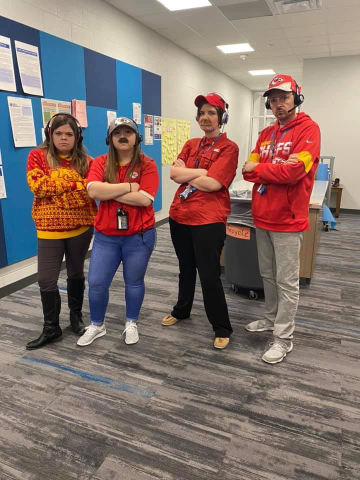 Mrsjennstephens's tweet photo. Andy Reid spirit day at the Cassell! #isdstrong #cpknights #cpfirst https://t.co/V8Gu7NCyPd