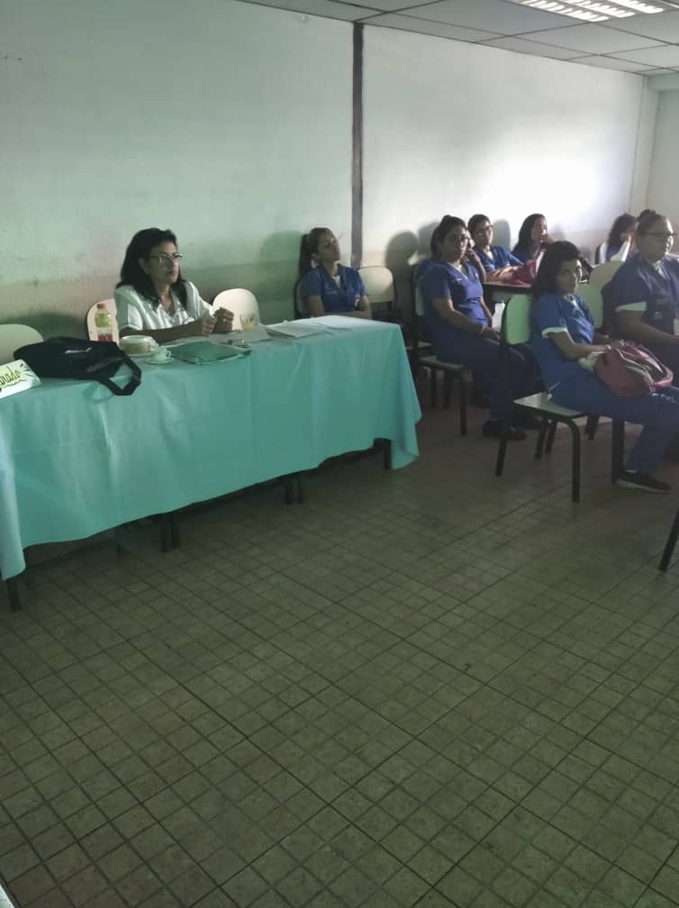 Nucleo_Lara's tweet photo. Los estudiantes del 2do semestre de enfermería del #NúcleoLara  realizan defensa de Análisis Situacional de Salud Comunitario de la Asignatura de Estadística y Epidemiología @unefa_ve @angiolillofp @Educacion_MPPD @unefa_vrro @VDIUNEFA1 @elraye167 https://t.co/kgPqRIlBPn