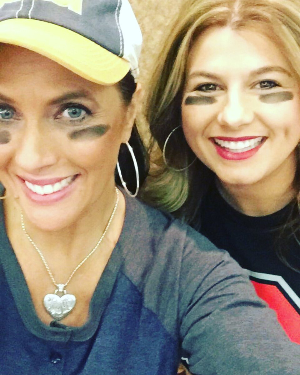 GlassCityGrind's tweet photo. Throwback . Cohosts gearing up for game day. @CherylSunshyne @LisaDunn1983  #tbt #gameday #cohosts https://t.co/qKwetYv7jY