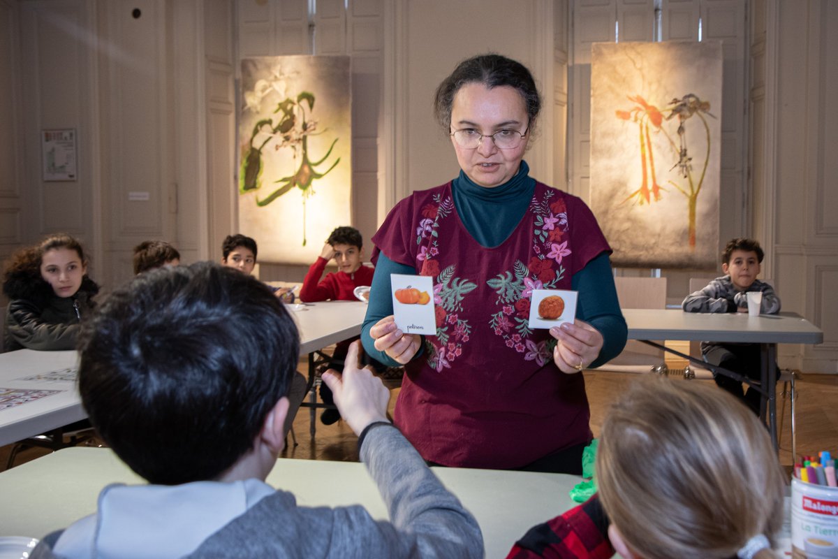 fontenay92's tweet photo. #LSSL2020 Hier, la #médiathèque proposait 2 ateliers scientifiques avec Les Petits débrouillards sur le thème "Ma carotte a deux jambes". Au travers d’expériences et jeux, les enfants ont été sensibilisés au gaspillage alimentaire et aux questions de santé liées à l’alimentation. https://t.co/G37kPXNtfo