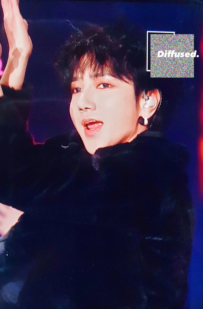 Diffused840824's tweet photo. 200130 서울가요대상▫️프리뷰
#Yesung #예성 #김종운  #藝聲 #イェソン 
#SuperJunior  #슈퍼주니어 https://t.co/mSMQ8f8uIu