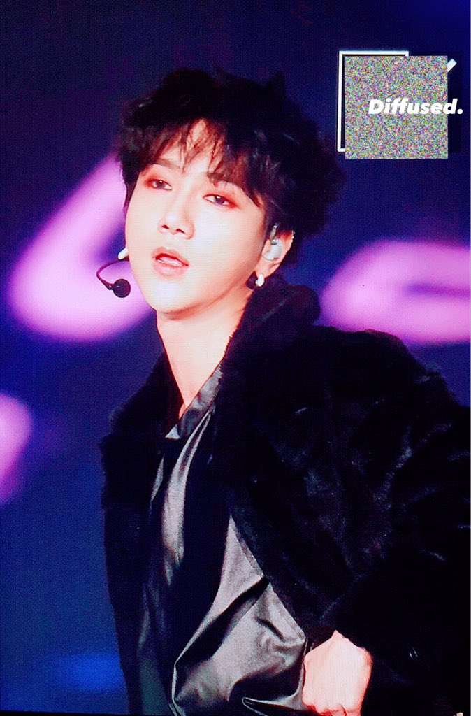Diffused840824's tweet photo. 200130 서울가요대상▫️프리뷰
#Yesung #예성 #김종운  #藝聲 #イェソン 
#SuperJunior  #슈퍼주니어 https://t.co/mSMQ8f8uIu