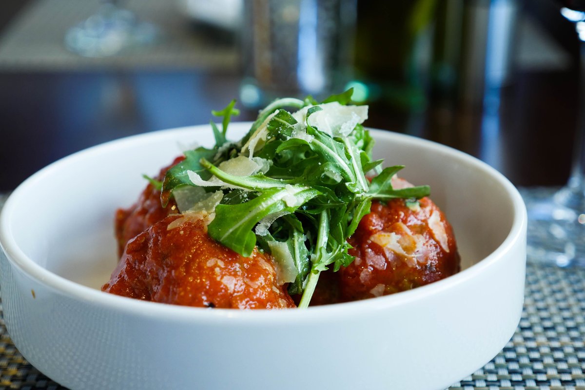 GenosGrille's tweet photo. Get your last minute orders in for the Big Game! Serve some of our favorites like Nonna's Meatballs or Italian Combo Sandwiches for the ultimate win! 🏈🏈🏈 https://t.co/asGiVXhhzl