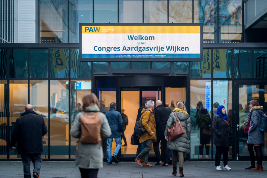 PAW-reporter Matthijs Wind was vorige week aanwezig op het Congres Aardgasvrije Wijken. Hij volgde het congres, keek nieuwsgierig rond en sprak met deelnemers en sessieleiders. Bekijk de #video hier: aardgasvrijewijken.nl/nieuws/congres… #aardgasvrij