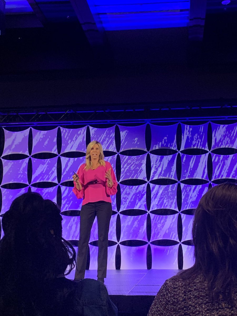 elise_englund's tweet photo. Inspirational message from @NFL Official Sarah Thomas kicking off Customer Contact Week “Bosses have titles but leaders have the people” #ccwnashville20 https://t.co/joQMWDplWj