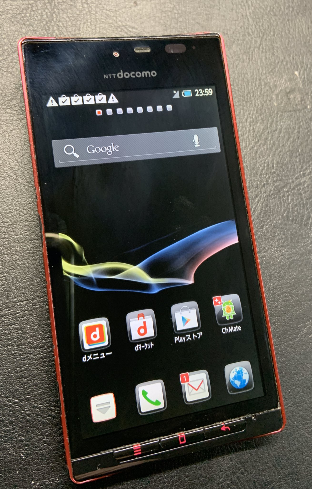 K Kawa よかった 古い端末があったわ Foma3gのガラケー使いは本来ドコモメールが使えないが Foma用のスマホ さえあれば設定できる なので昔のスマホで再設定だ 昔に中古屋で購入したaquos Phone Sh 06dだ いつの端末なんだろ というか 使い方がよう
