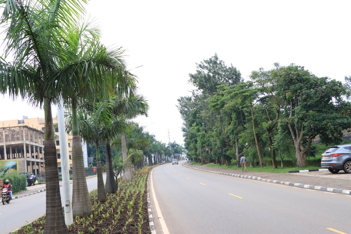 manaibra's tweet photo. Saviez-vous comment @CityofKigali qui faisait partie des villes sales, est devenue, en quelques années, celle la plus propre en Afrique? 
Découvrez sous ce tweet, les secrets de cette ville verte et propre. 
#VisitRwanda #EIPC #MbalitNaSet #Malicounda https://t.co/pdZ9noKsYv