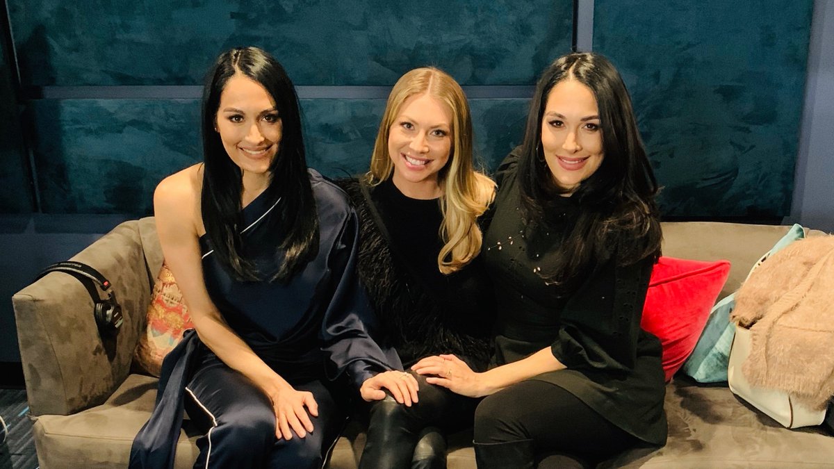 EndeavorAudio's tweet photo. New episode of the #bellaspodcast featuring @stassi - available now on @ApplePodcasts! @BellaTwins #bellasarmy https://t.co/5zmgiSth3D https://t.co/dvTX4wDgVJ