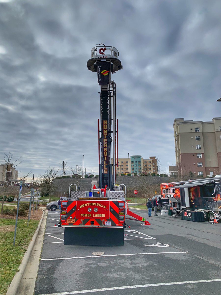 Huntersville_FD's tweet image. Today &amp;amp; tomorrow our Tower Ladder 1 will be participating in the apparatus display at the Mid Winter Chief Conference in Concord. #TowerLadder #BlackOverRed #Aerialscope #Seagrave