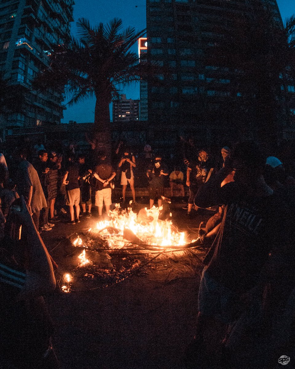 SPSProd's tweet photo. El fuego es y será nuestra mejor y única arma en contra de la represión ✊🏿🔥💣

#spsprod #renunciapiñera #chiledesperto #fuego #fire #acab #pacoculiao #protesta #highlights #highlightscl #foteroscl #foto #fotografia #fotografo #photo #photographer #photography https://t.co/t2iXYnxiH2