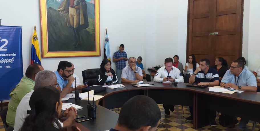 salaprensaCantv's tweet photo. #30Ene || Pdta de Cantv @Gabrielasjr da inicio al encuentro con las MTT del estado Zulia, desde el Palacio de Gobierno Regional. Seguimos unificando espacios con el Poder Popular para la inclusión social en el acceso a los servicios de telecomunicaciones. @Conatel @OmarPrietoGob https://t.co/Vv2gHqjDZ8