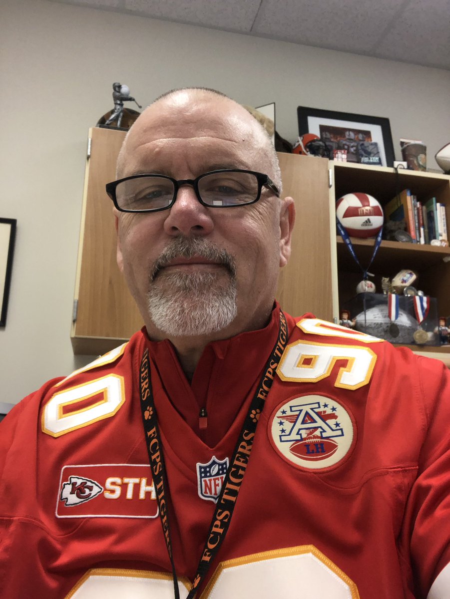 GaleDunkhas's tweet image. Neil Smith would help Chiefs chances Sunday! #TailgateThursday